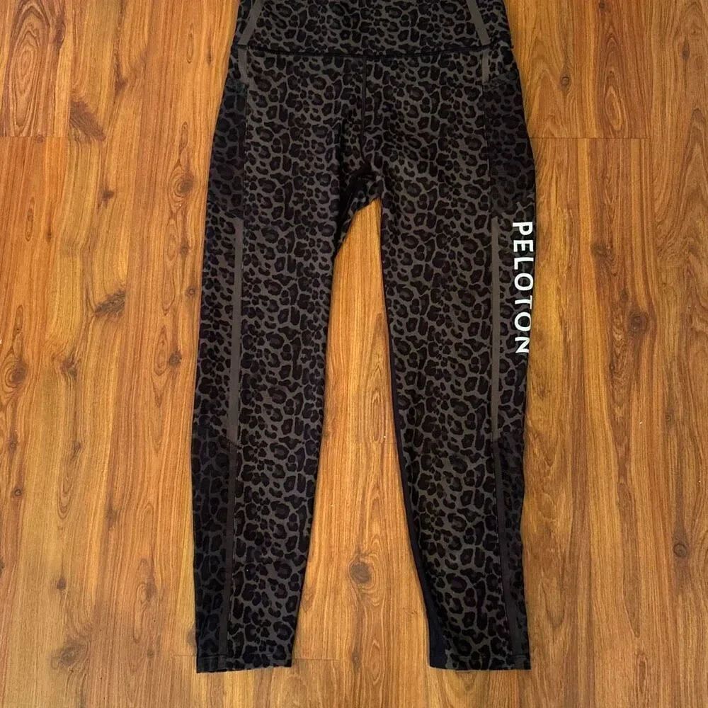 Peloton WITH wear it to heart leopard print activewear leggings pants with mesh